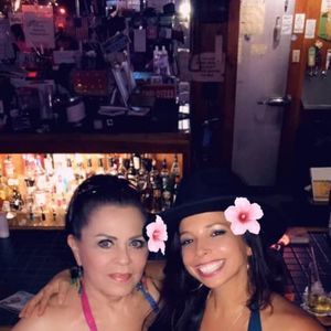 Meet your Posher, Emcee